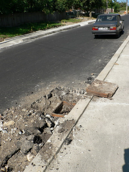 Ridicari capace canal str. Ion Creanga 8.jpg